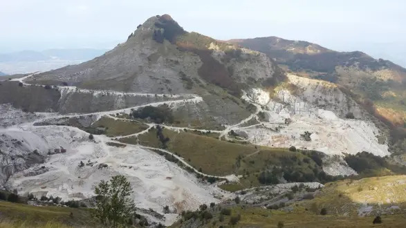 Cava Castelbaito, a rischio l’ambiente e anche i lavoratori