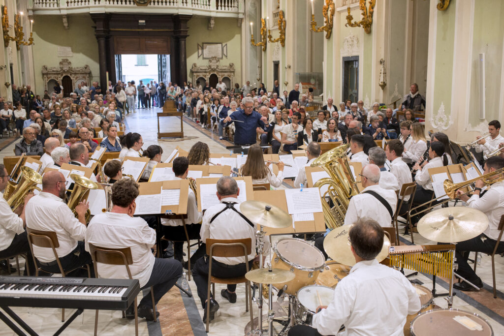 Un momento del concerto della Musica Cittadina Pontremoli in Duomo (Foto Walter Massari)