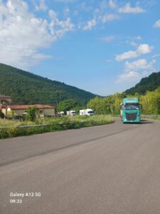 Fila di camion a Casola dopo stop dalle 7.30 alle 9.30