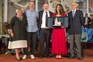 La premiazione di Lorenza Gentile come vincitrice del 74° Premio Bancarella (Foto Walter Massari)