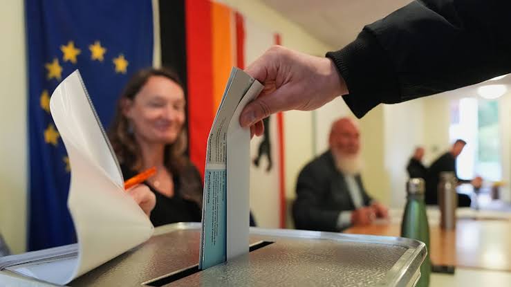 Da Berlino a Mosca: politica lontana, democrazia a rischio